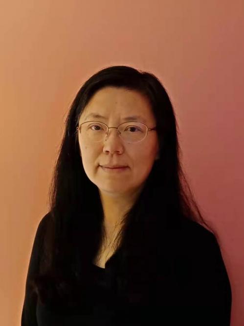 Yvonne Geng headshot